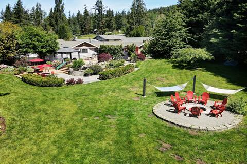 Elk Run - Beautiful House on a Stunning Property