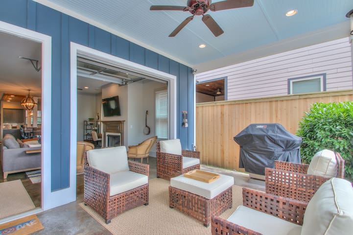 PoolThirty – Great backyard