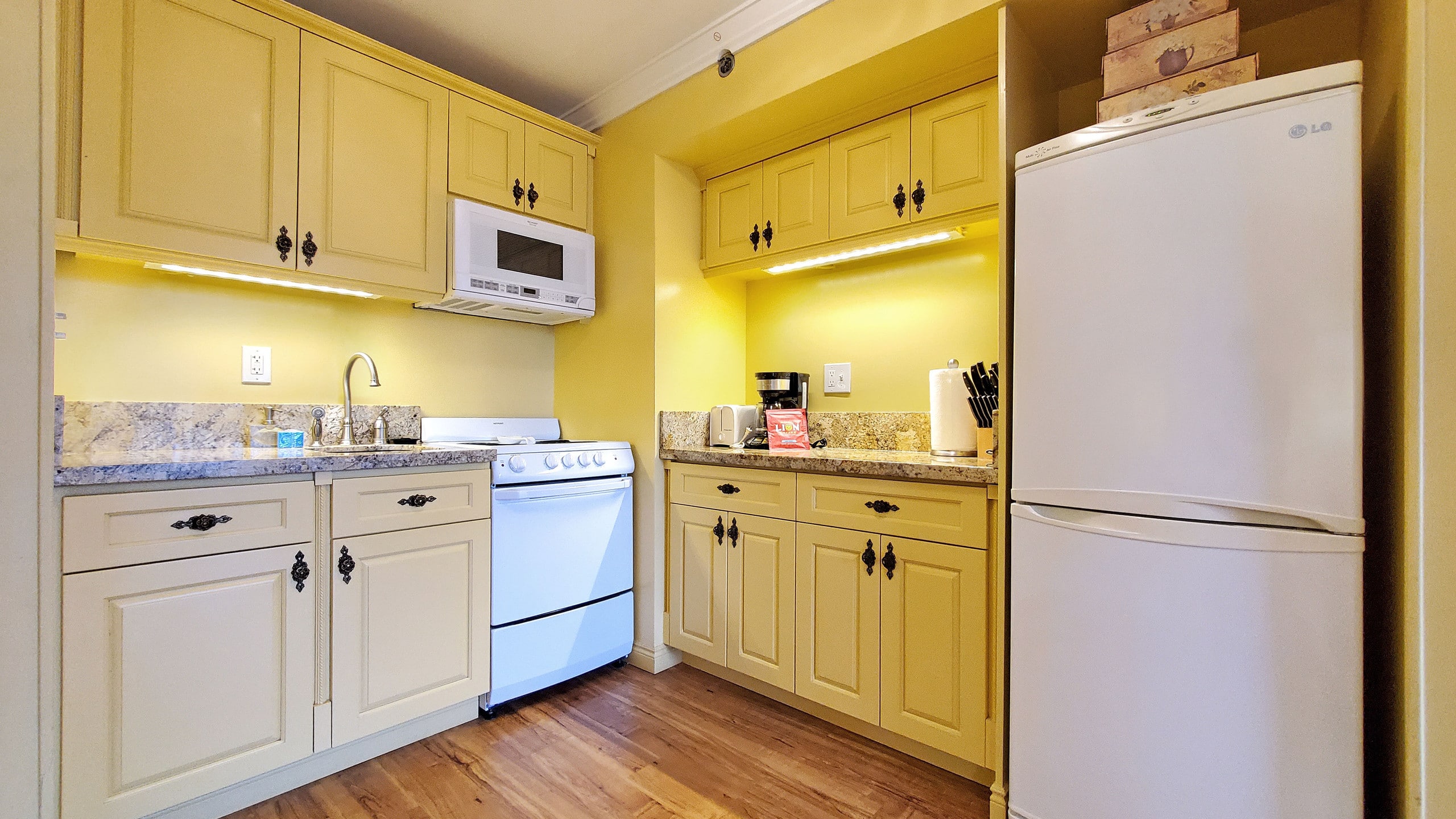 RG 1905 | Royal Garden QN Studio⁕Full Kitchen⁕3Cap - Image 5