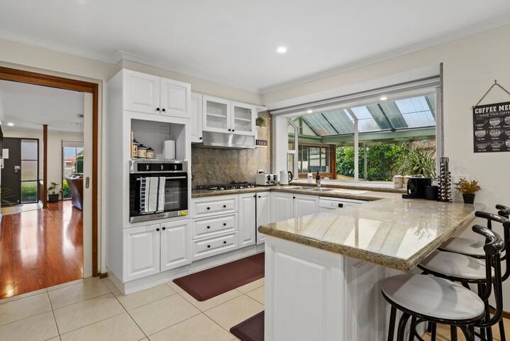 The Perfect Transit -5min/Airport 15min/City gallery image 5