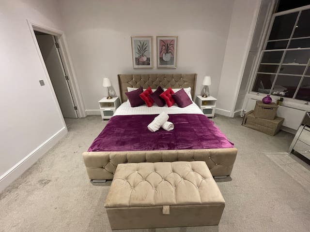 Modern and chic 2bed 2bath located in Marylebone gallery image 4