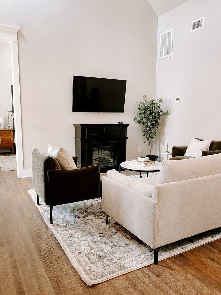 Luxury 2 Bed Private Home Ft. Smith Houses for Rent in