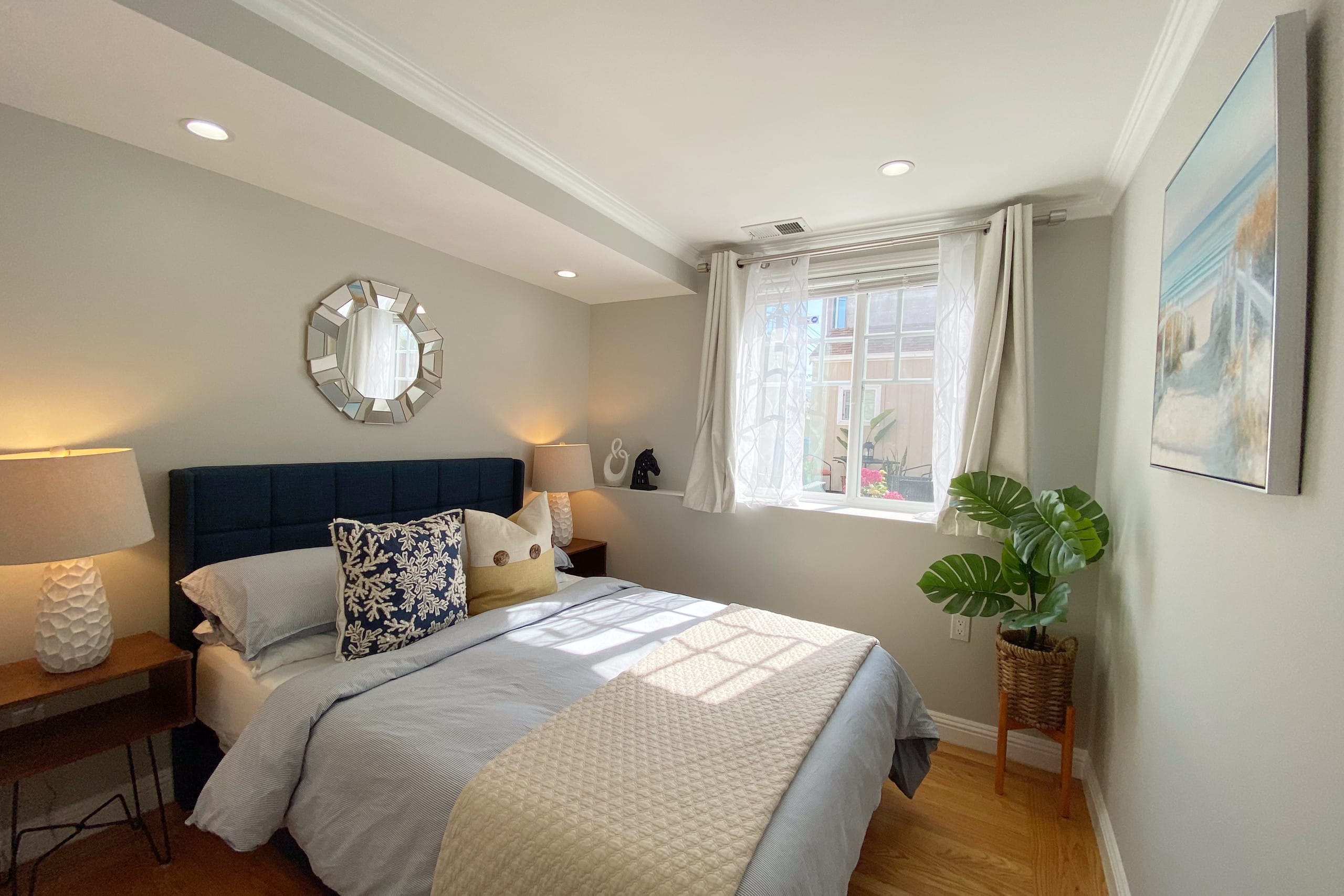 Cozy 3/2 private unit with charming yard relax - Image 15