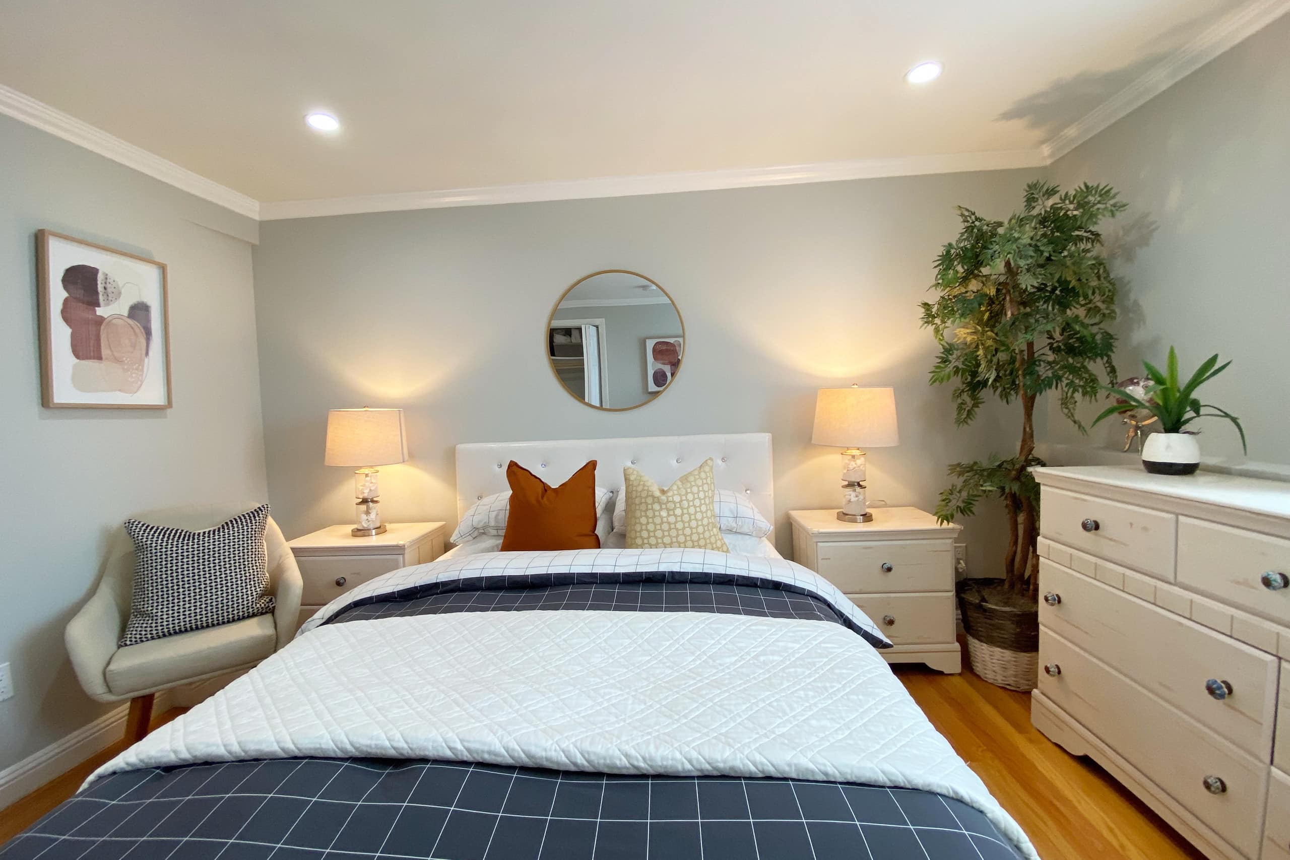 Cozy 3/2 private unit with charming yard relax - Image 9