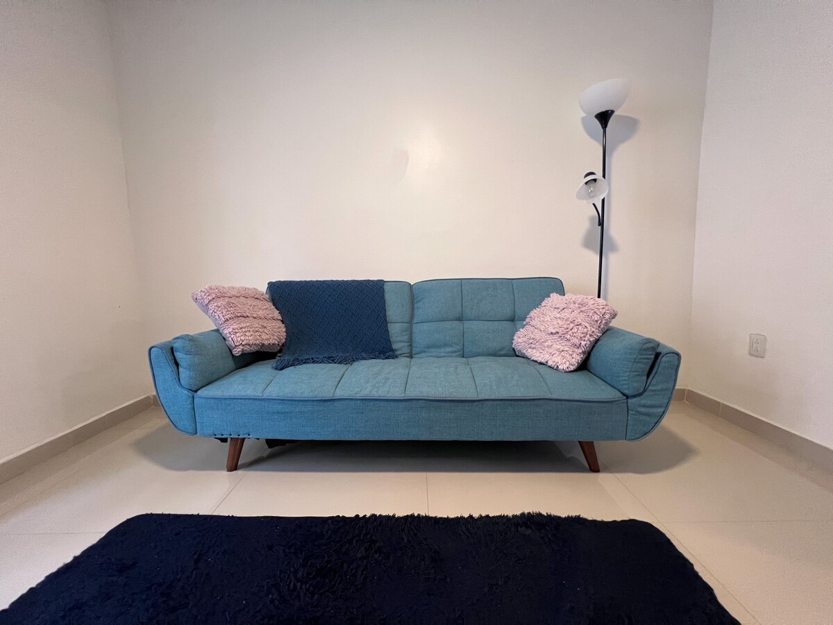 כורסה נוחה ומודרנית מאוד