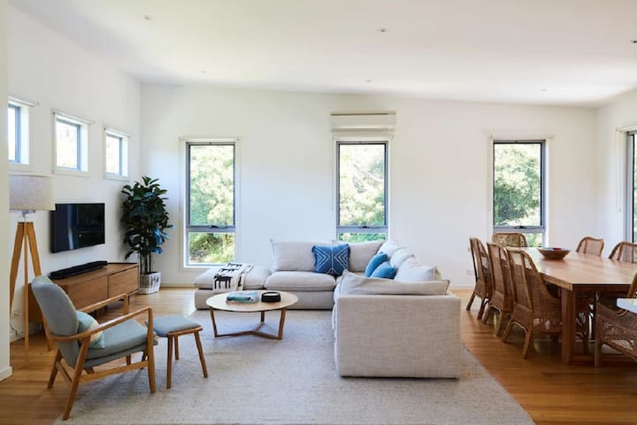 MyCoastline Accommodation and Holiday Rentals Sorrento managed Airbnb listing 3