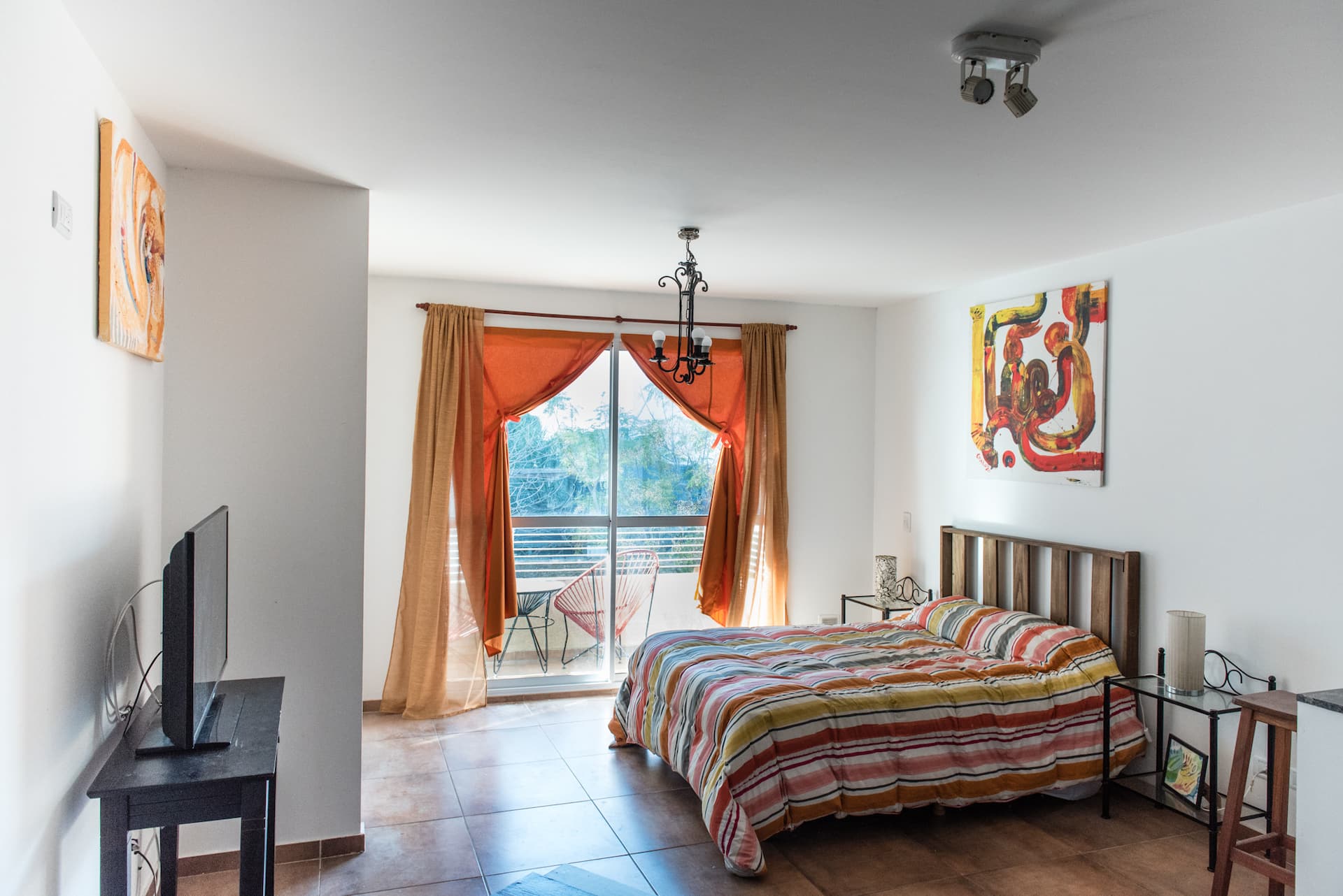 Naon Art Experience Beautiful and spacious studio