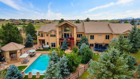 Gorgeous, Views, POOL/Hot Tub, Gym, near USAFA