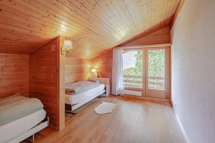 room 3, 2 single beds 90cm×200