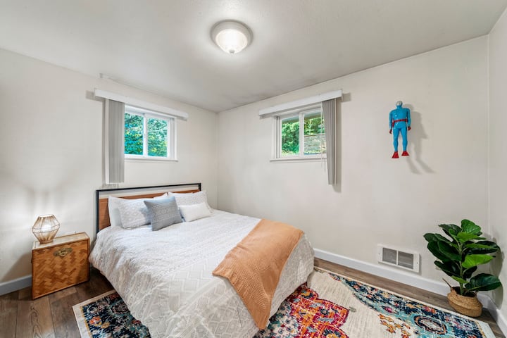 غرفة نوم 2 بسرير ملكي 