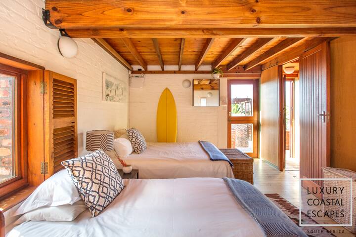 Prime Surf & Sunset views in unique Kommetjie home gallery image 3