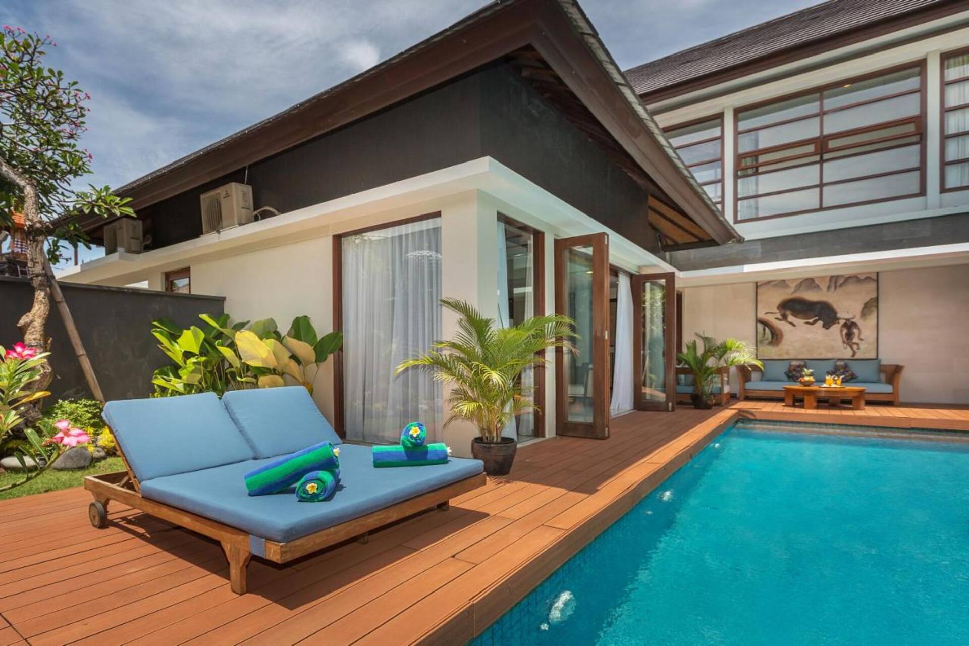 Luxe Modern Lines 3 Bedroom Private Villa in Seminyak 3