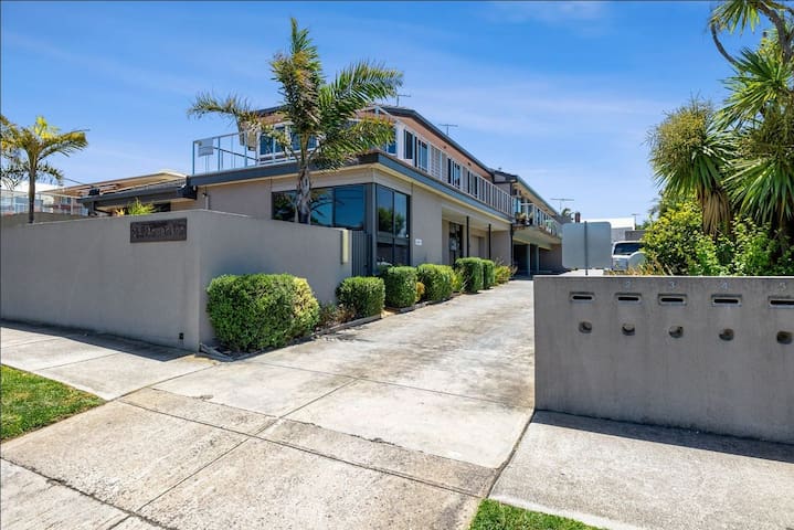 Anderson St Beach House (No Schoolies Accepted)