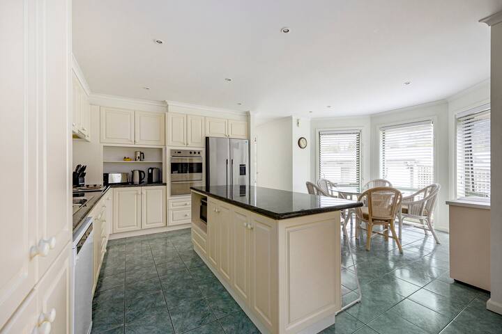 Sand and Foam gallery image 5