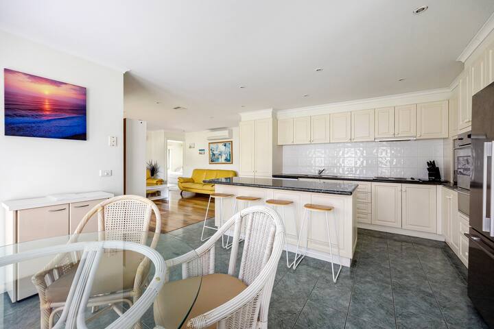 Sand and Foam gallery image 4