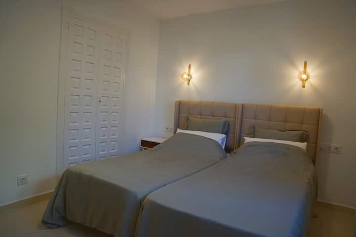 Საძინებელი 2 ზედა სართული