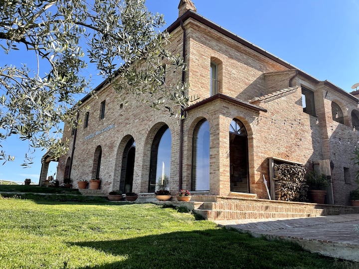 Beautiful 5 Bedroom Tuscan Villa - Siena