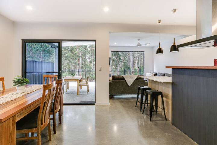 Karri Forest Vista-peaceful home with forest views gallery image 4