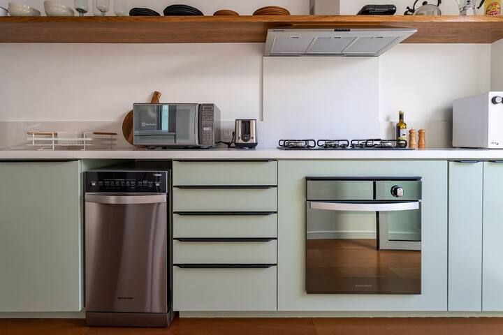 Spacious Ipanema Penthouse with Veranda & Patio gallery image 4