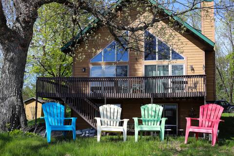 • Eclectic Lakeside Retreat • Pontoon Rental Avail