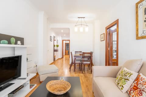 Anuncio de Airbnb popular: Capuchinos Centro Apartment by Renthas en El Ejido