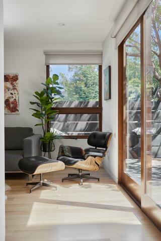 Large Modern House by Santa Monica + Venice gallery image 5