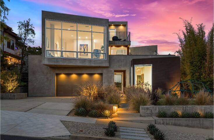 Large Modern House by Santa Monica + Venice gallery image 2