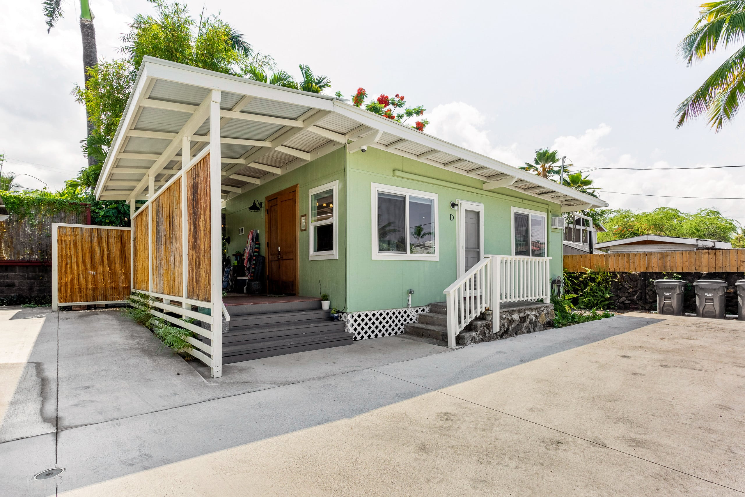 Bungalow D* Laid‑Back Cozy* 2BD*AC*Across Beach - Image 24