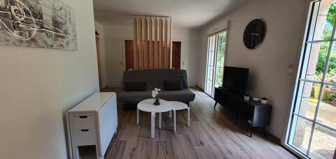 Studio refurbished in 2022, close to Clos du Grand Val