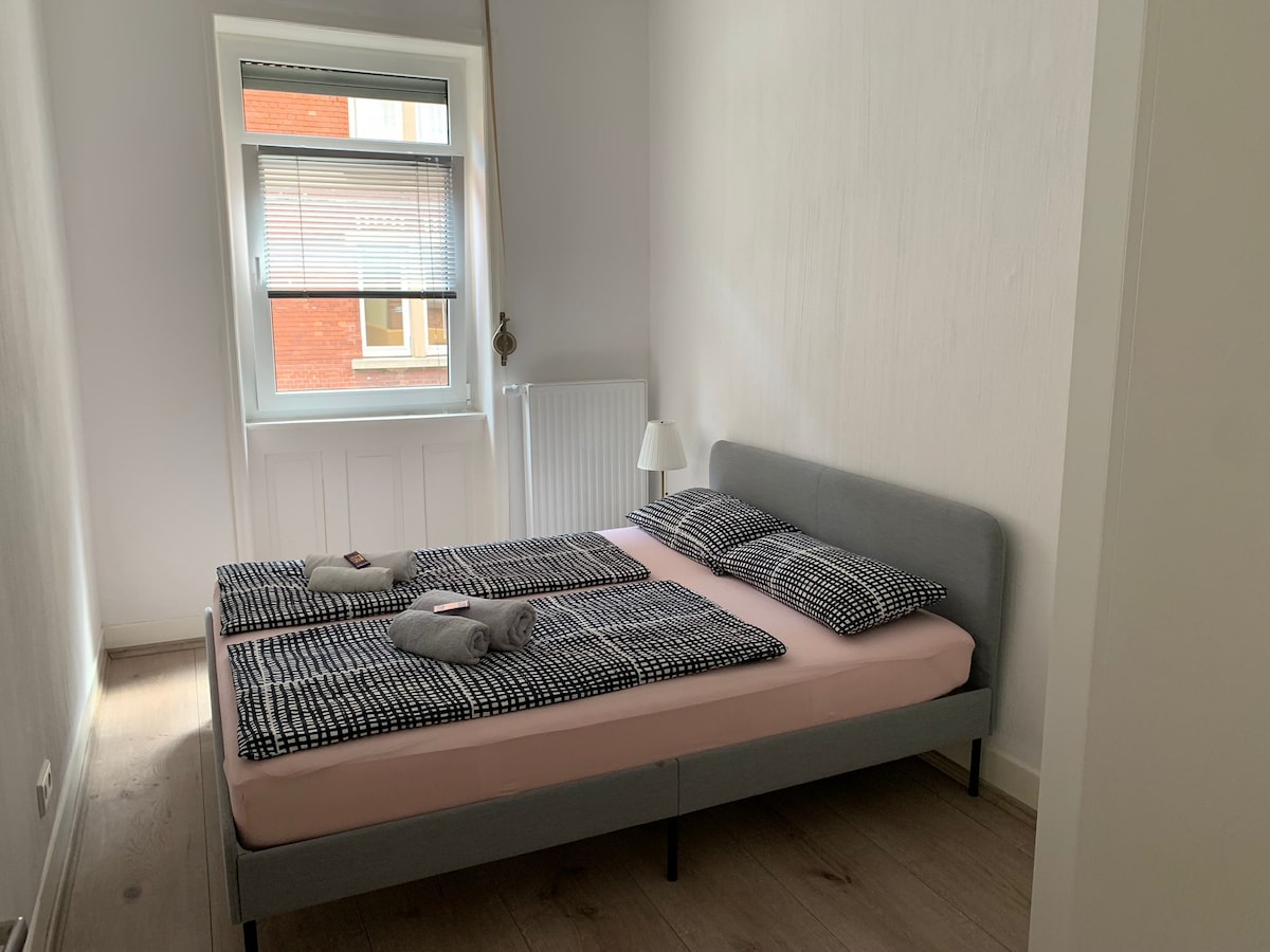 Central 3 bedroom apartment in the east with excellent transport links