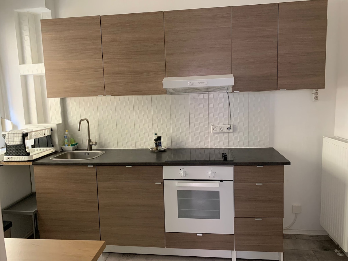 Central 3 bedroom apartment in the east with excellent transport links