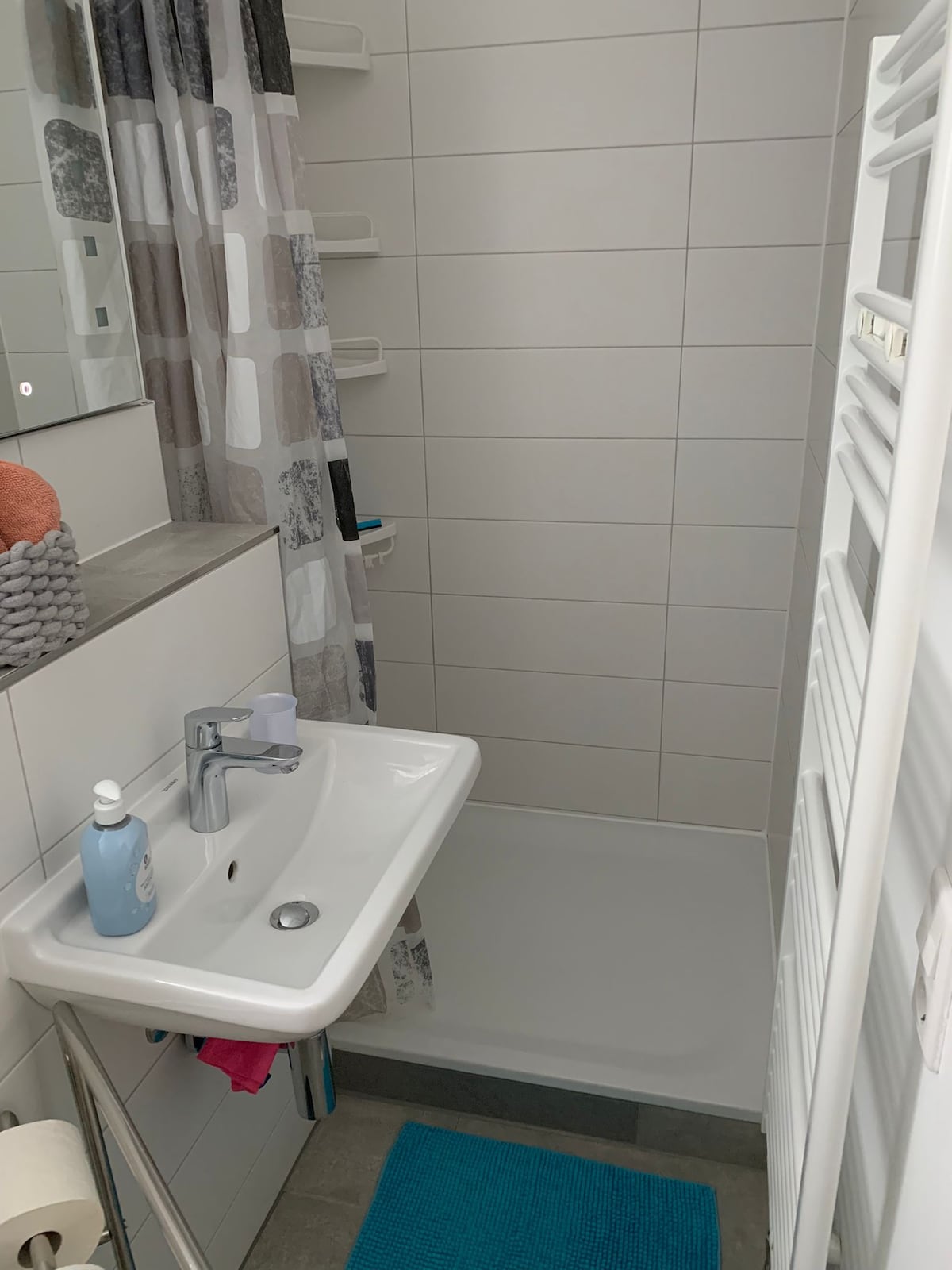 Central 3 bedroom apartment in the east with excellent transport links