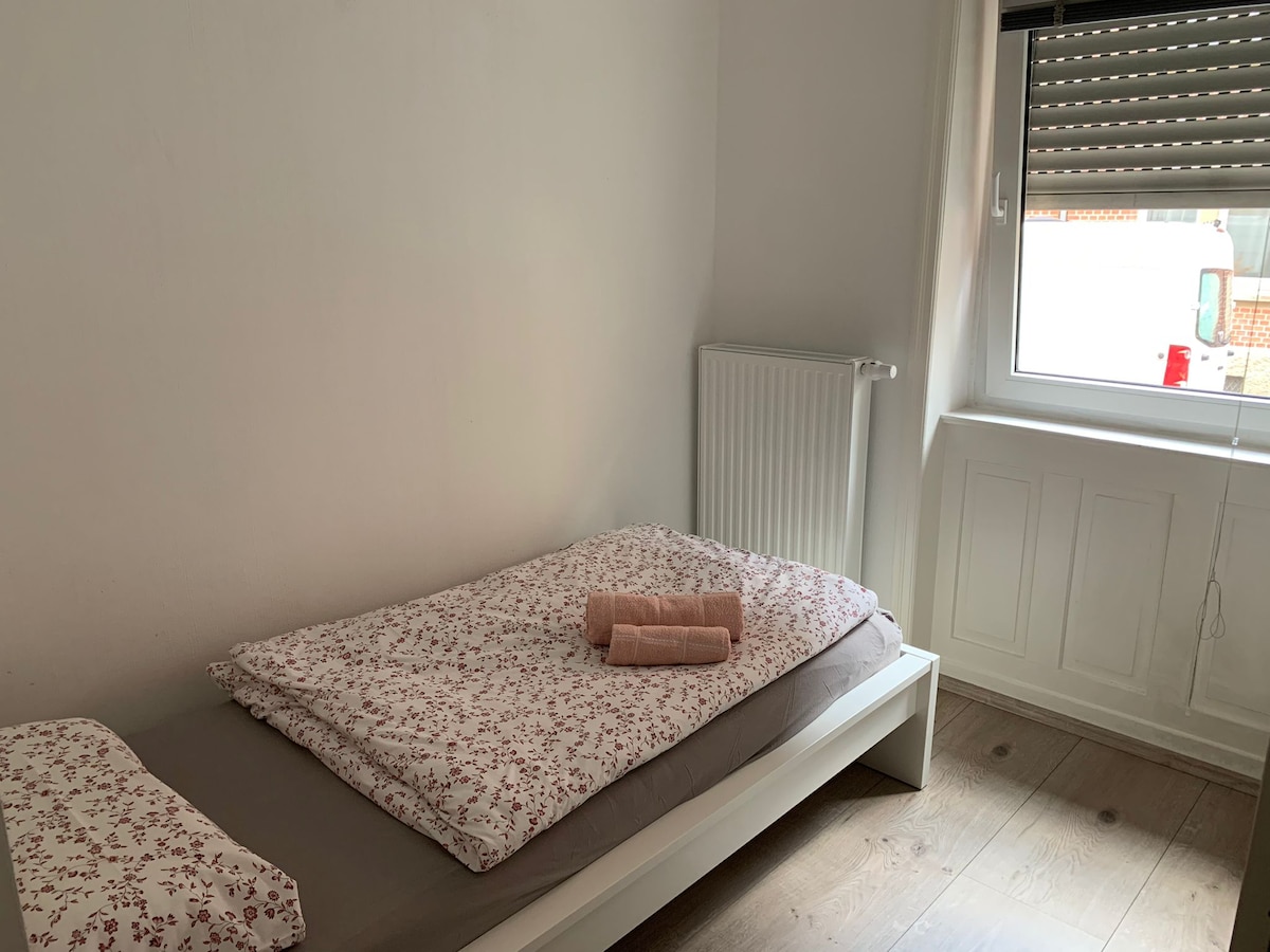 Central 3 bedroom apartment in the east with excellent transport links