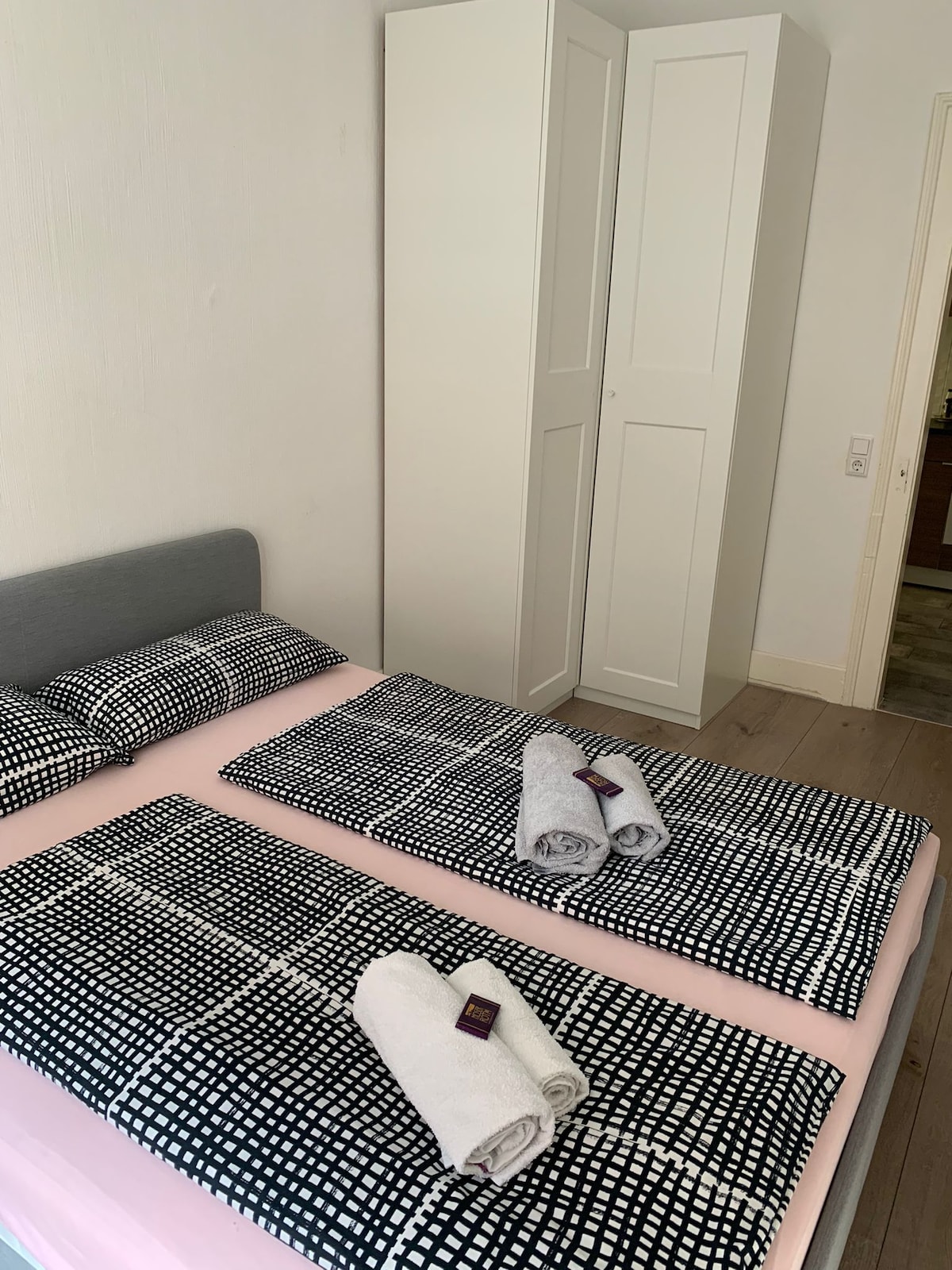 Central 3 bedroom apartment in the east with excellent transport links