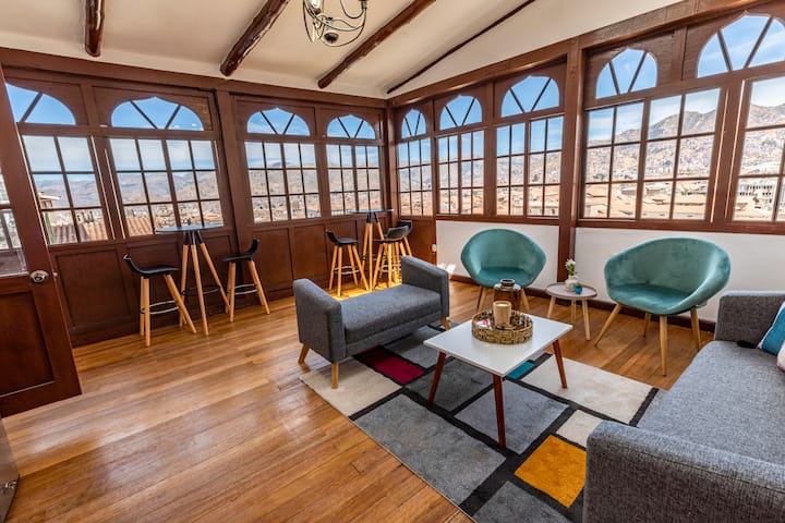 Casa 575: Historic Spacious Home near Cusco Plaza
