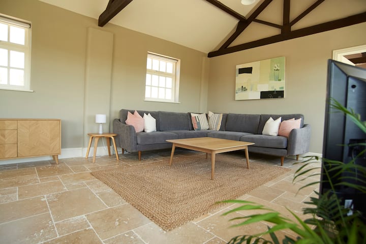 Fabulous Barn Conversion - Stunning Views - Melton Mowbray