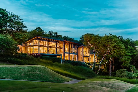 Panoramic Villa with private pool!