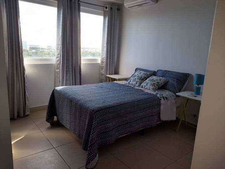 Спалня 2 с двойно легло. Завеси за затъмнение. Самостоятелна баня