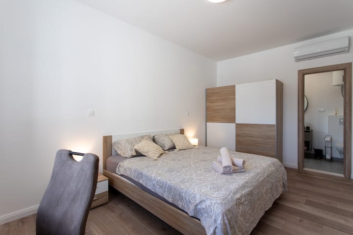 غرفة النوم 2