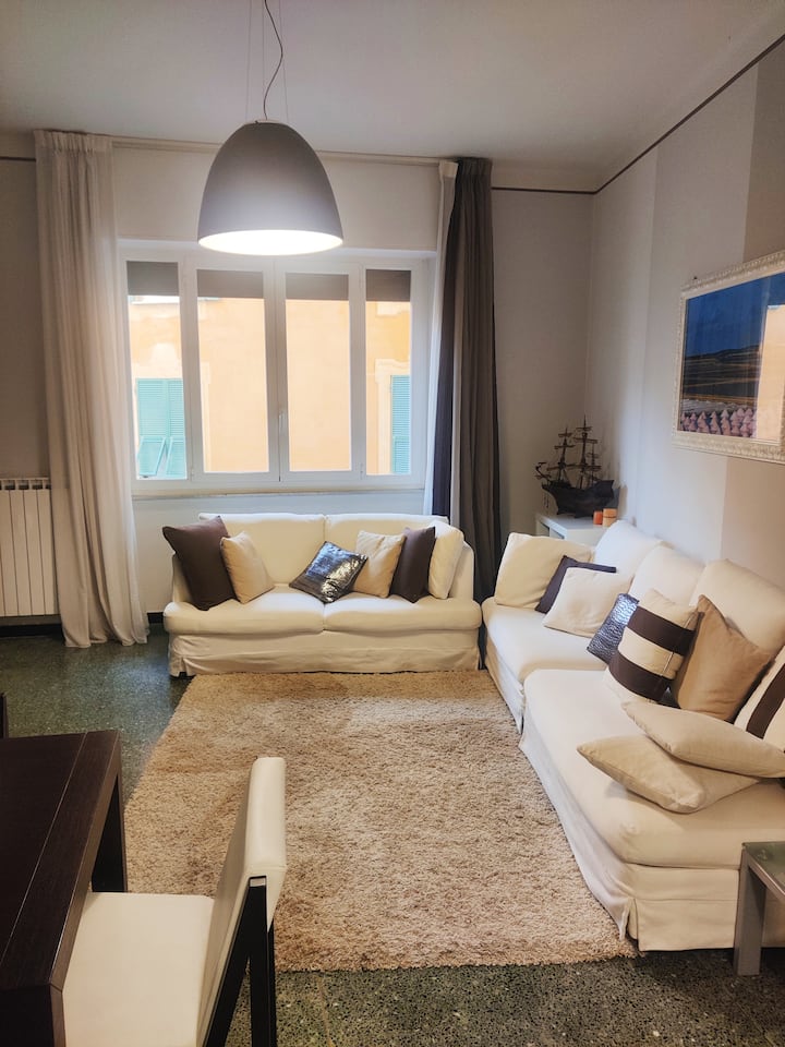 Beachfront apartment in Santa Margherita Ligure Condominiums for Rent