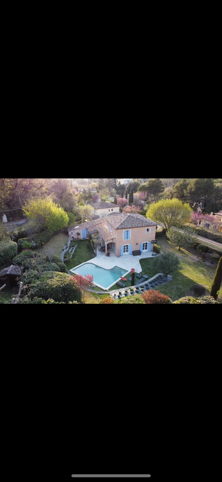 Independent with pool Guest suites for Rent in Aixen