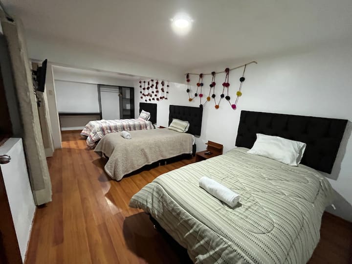 Casa Amplia Con Espacios Cómodos Y Amplios - Cusco