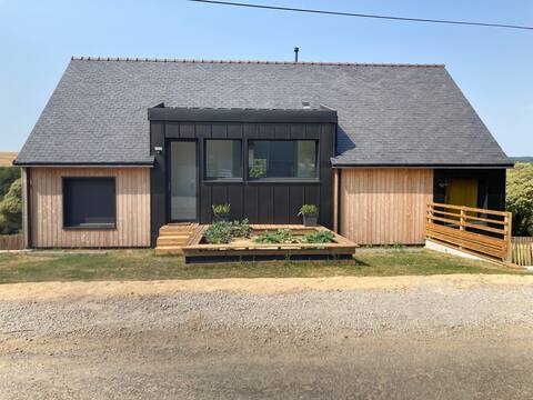 Eco-friendly house by the sea, the beach on foot