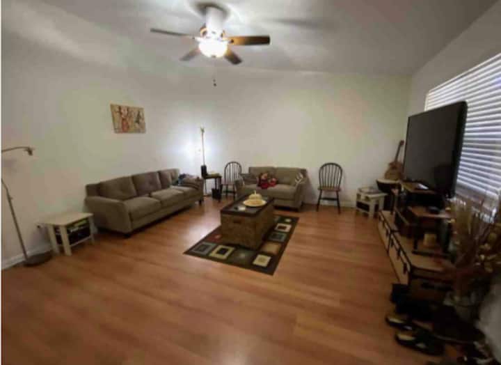 Cozy Bedroom Near Nfrmc, Celebration, And Butler - Gainesville, FL