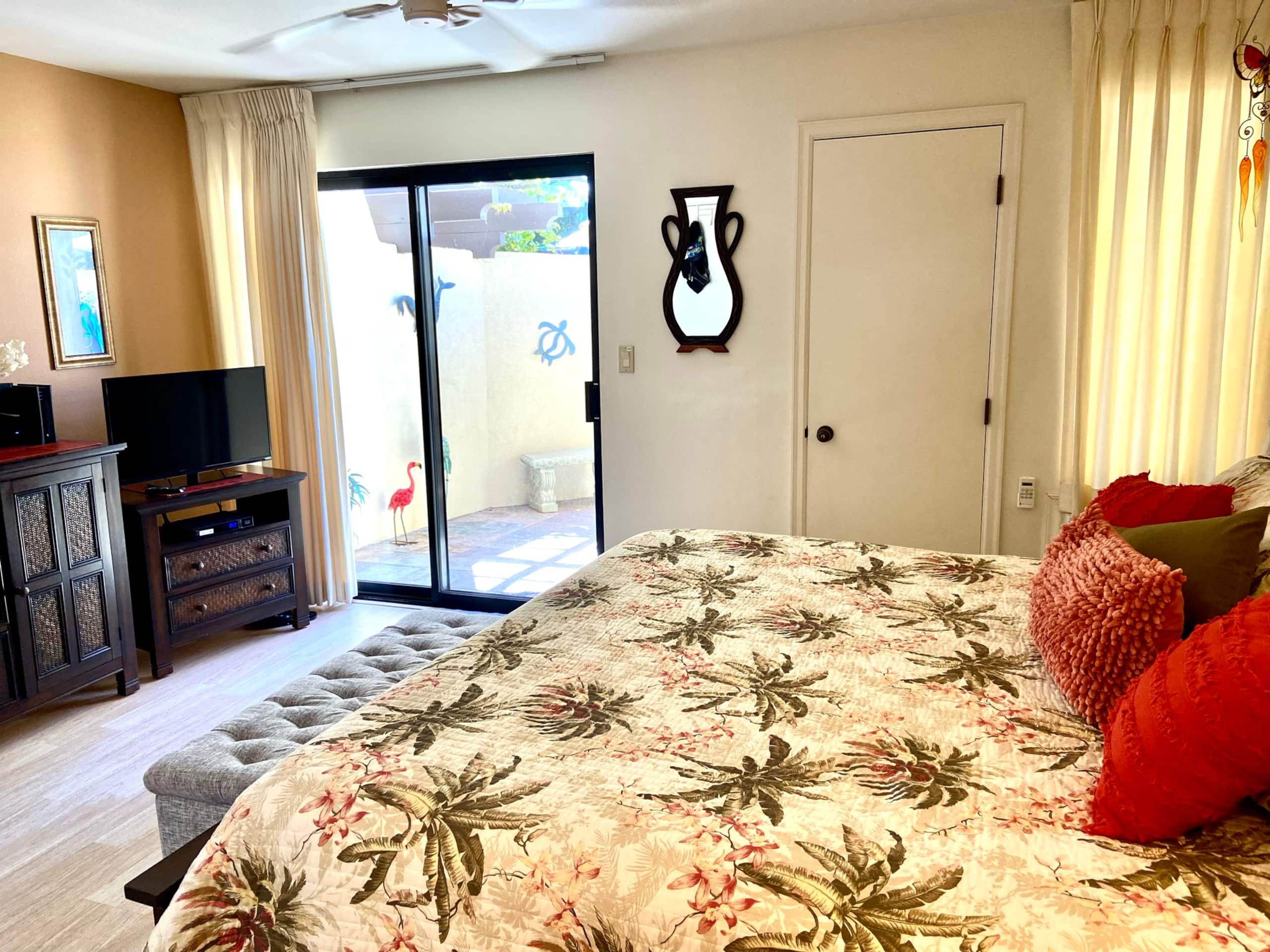 Condo in Kihei · ★4.94 · 1 bedroom · 2 beds · 2 private baths - Image 13