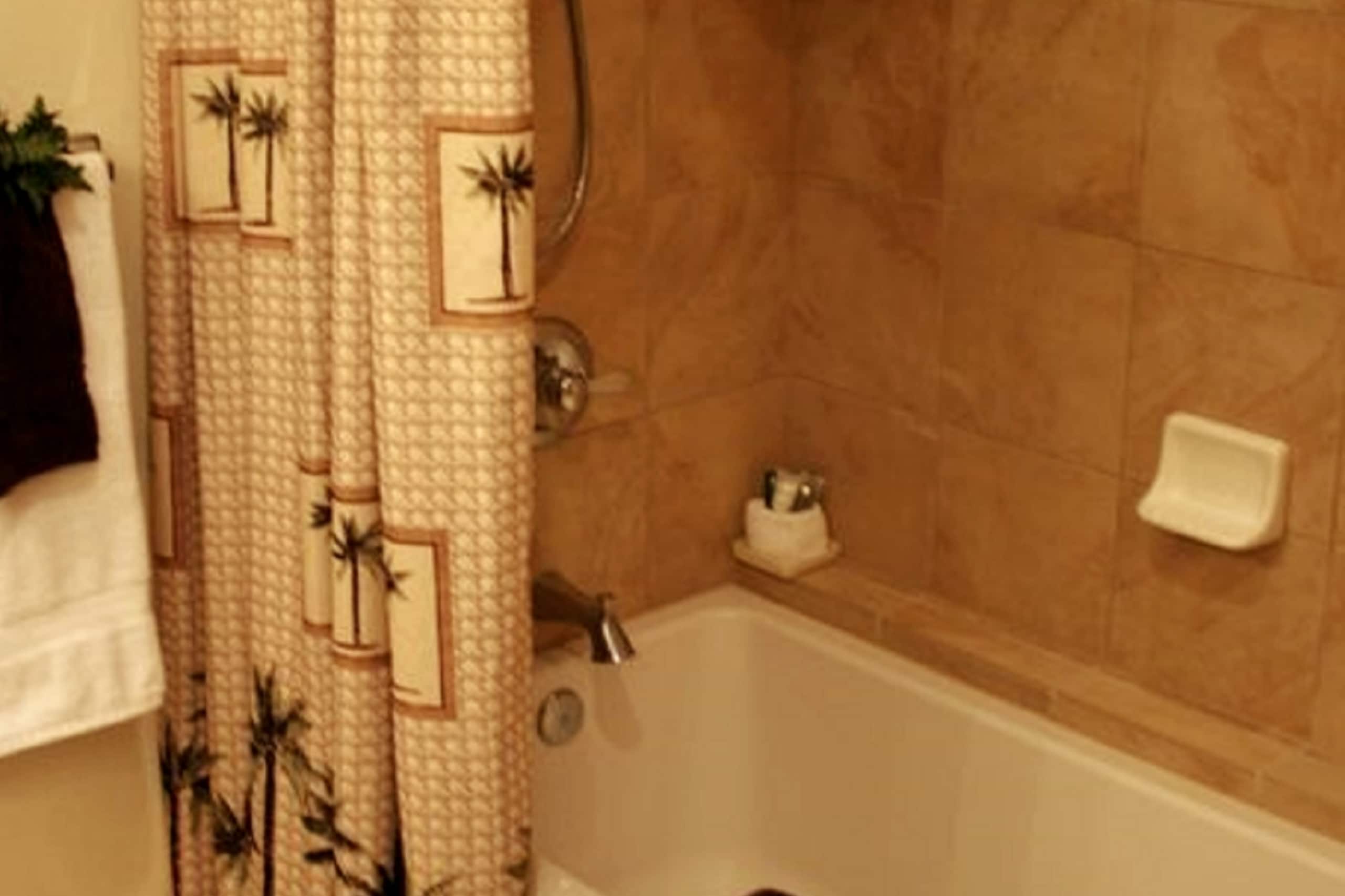 Condo in Kihei · ★4.94 · 1 bedroom · 2 beds · 2 private baths - Image 16