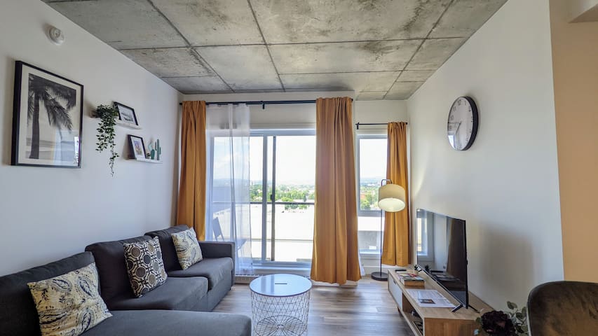 10th-floor View | Rooftop Pool | Indoor Parking