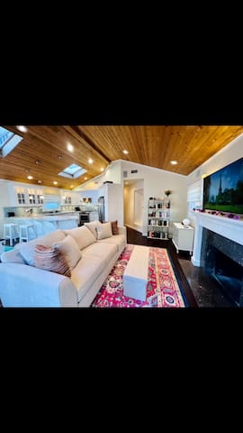 Beach House – Just A 30 Second Walk To The Beach!