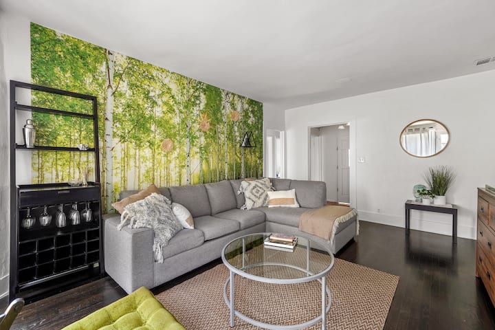 Funky Artist Hollywood Home With Gorgeous Outdoors - West Hollywood, CA