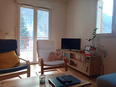 Top performing Airbnb: Lovely apartment, best situation+private bike park in Allemond